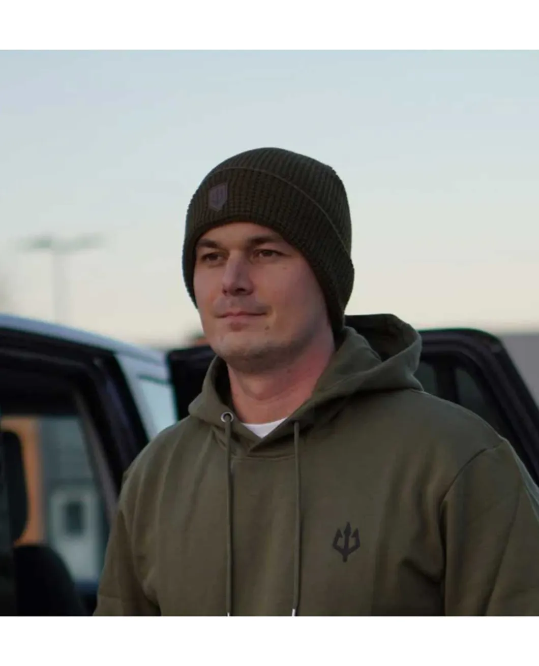 Black Trident Team Beanie Oliv