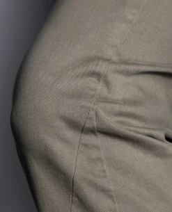 M.U.C. Chino Elastane Flat Dark Earth