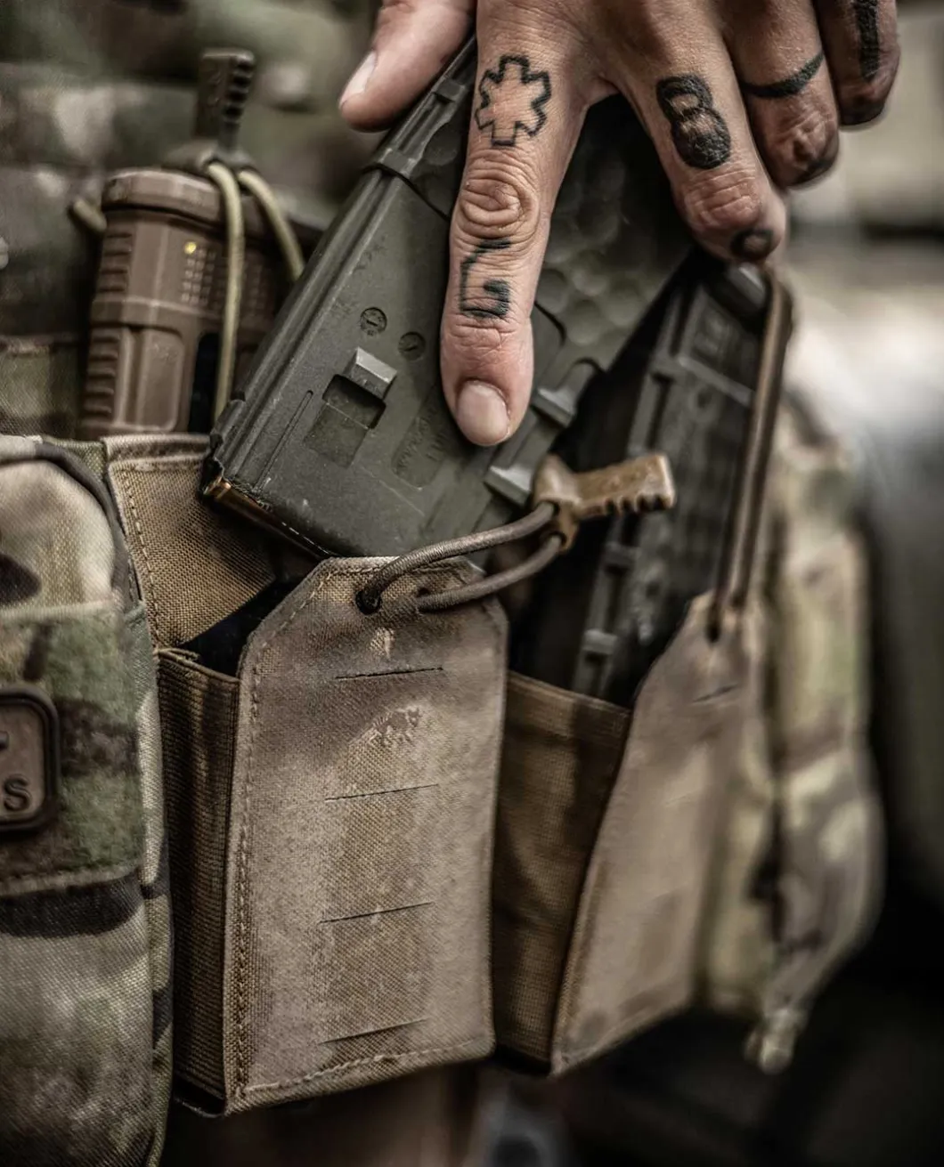 TT SGL Mag Pouch Clamp M4 Coyote Braun